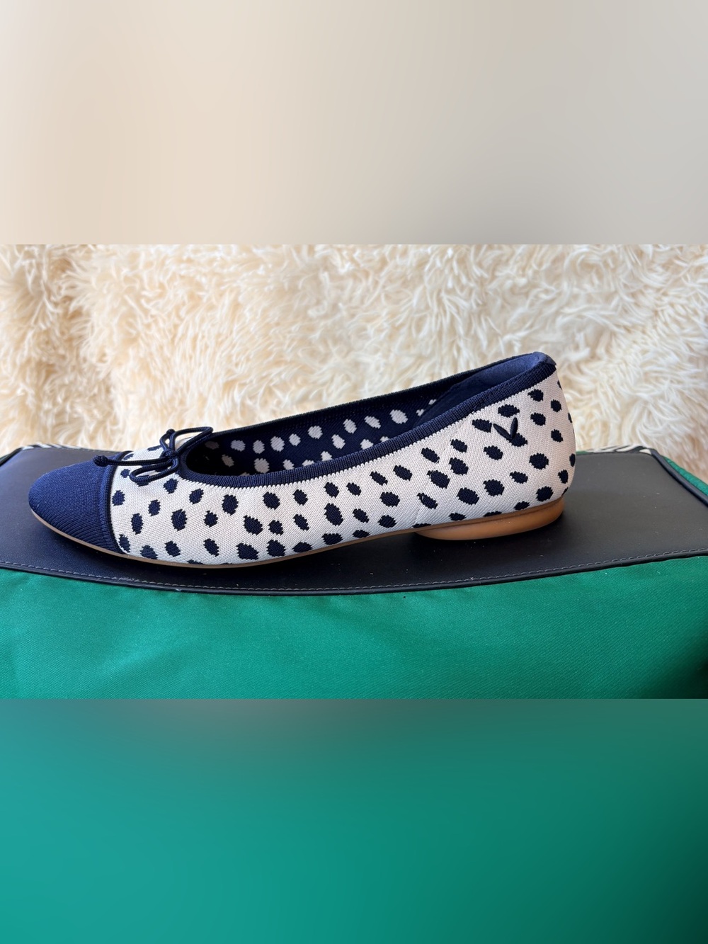 Vivaia Size 38.5 Tiana Almond Toe Bow Flats - NWOT - Blue/White Polka Dots Print - Picture 3 of 6